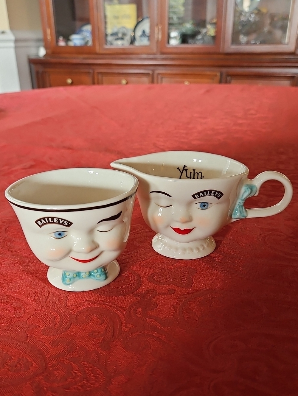 VTG 1996 Limited Edition Baileys Irish Cream Creamer & Sugar Bowl Set - "Yum"